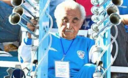 Muere aficionado que hacía el sonido de la locomotora en Cruz Azul