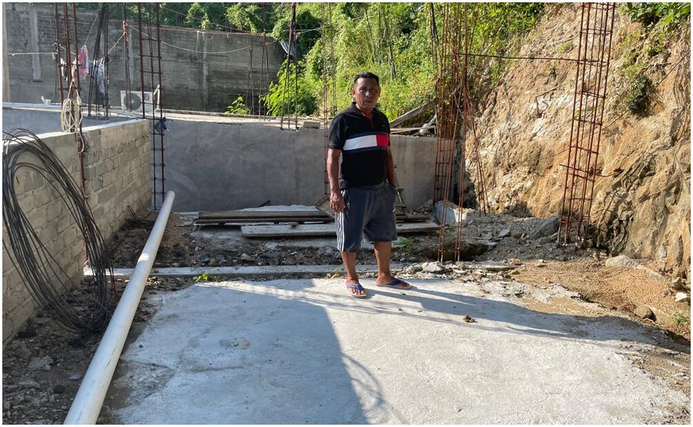 A Cándido ninguna autoridad le ha confirmado la muerte de su esposa, su hija y la de su hijo. Nadie le ha entregado una acta de defunción. Están en calidad de desaparecidos (25/10/2024). Foto: Arturo de Dios Palma / EL UNIVERSAL