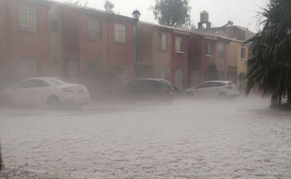 Calles con obstrucciones por granizo (20/05/2025). Foto: Especial