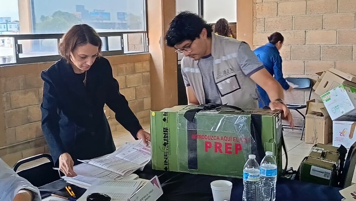 Conteo de votos en Naucalpan. Foro: Rebeca Jiménez