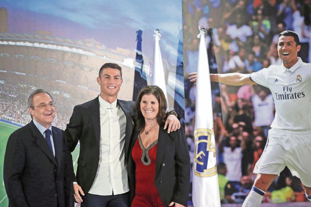 “CR7” ofreció una conferencia de prensa en el Santiago Bernabéu. (FOTO: JUAN CARLOS ROJAS. EL UNIVERSAL)