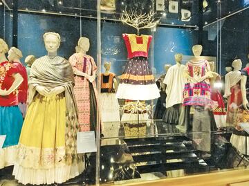 "Tenemos a Frida Kahlo, la artista, pero también a Frida Kahlo como autorretrato viviente"