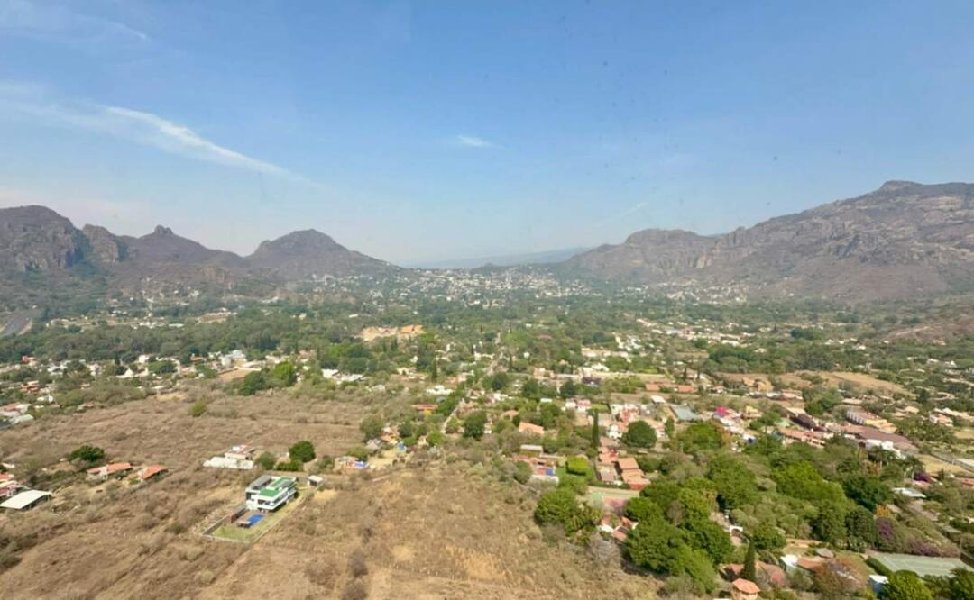 Brigadistas, voluntarios y autoridades controlan al 100% los 5 incendios forestales en Tepoztlán, Morelos (17/04/2025). Foto: Especial