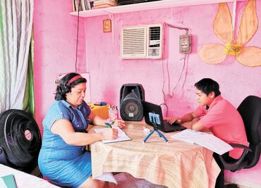 Así educan mamás en pandemia