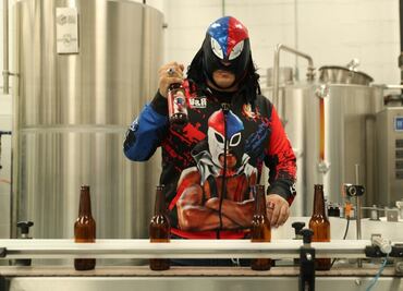 Esta cerveza fue hecha en honor a Fuerza Guerrera, una leyenda de la lucha libre mexicana
