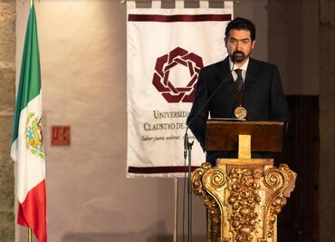 Rafael Tovar protestó como rector de la Universidad del Claustro y reiteró su compromiso con la educación
