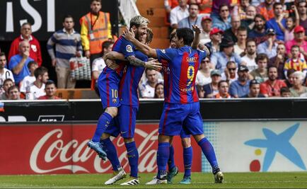 Barcelona remonta con penalti de último minuto 