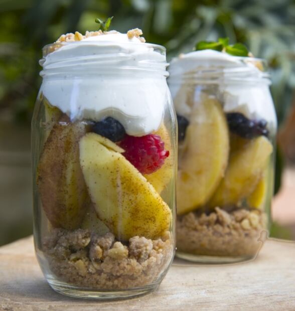 Manzanas caramelizadas con crema