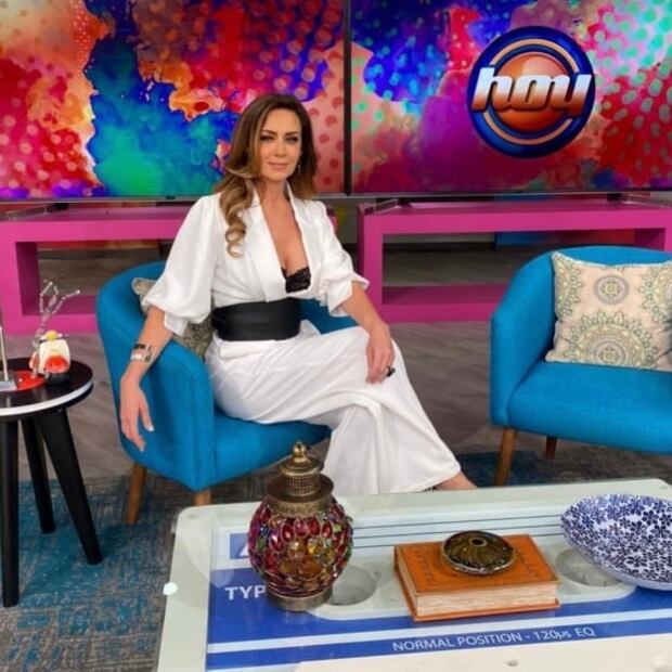 Aplauden llegada de Anette Michel al programa "Hoy"