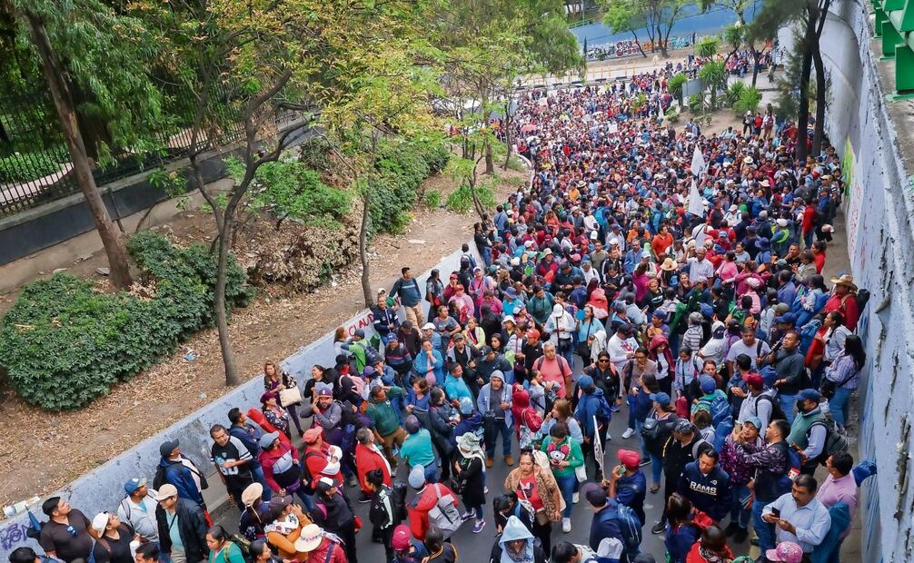 Diversos contingentes de profesores de la CNTE se movilizaron, colapsaron y ahorcaron las principales arterias de la Ciudad de México. Foto: Axel Sánchez / EL UNIVERSAL
