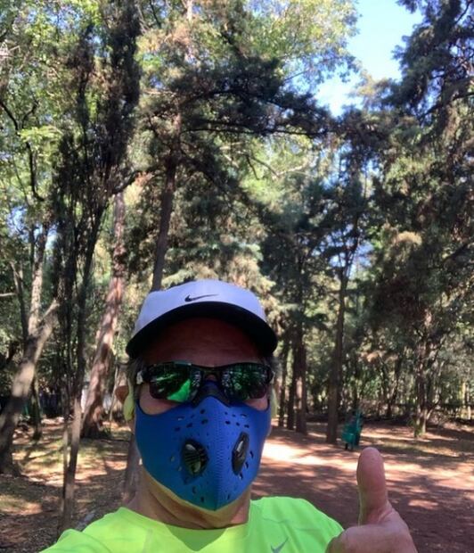 Leonardo Daniel vuelve al set de grabación tras superar la terapia intensiva por el Covid