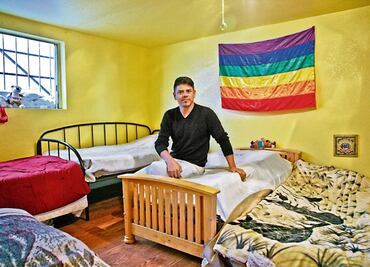 Las Mariposas, refugio para deportados, adictos y gay