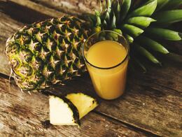 Qué le pasa al cuerpo si tomas jugo de piña en ayunas