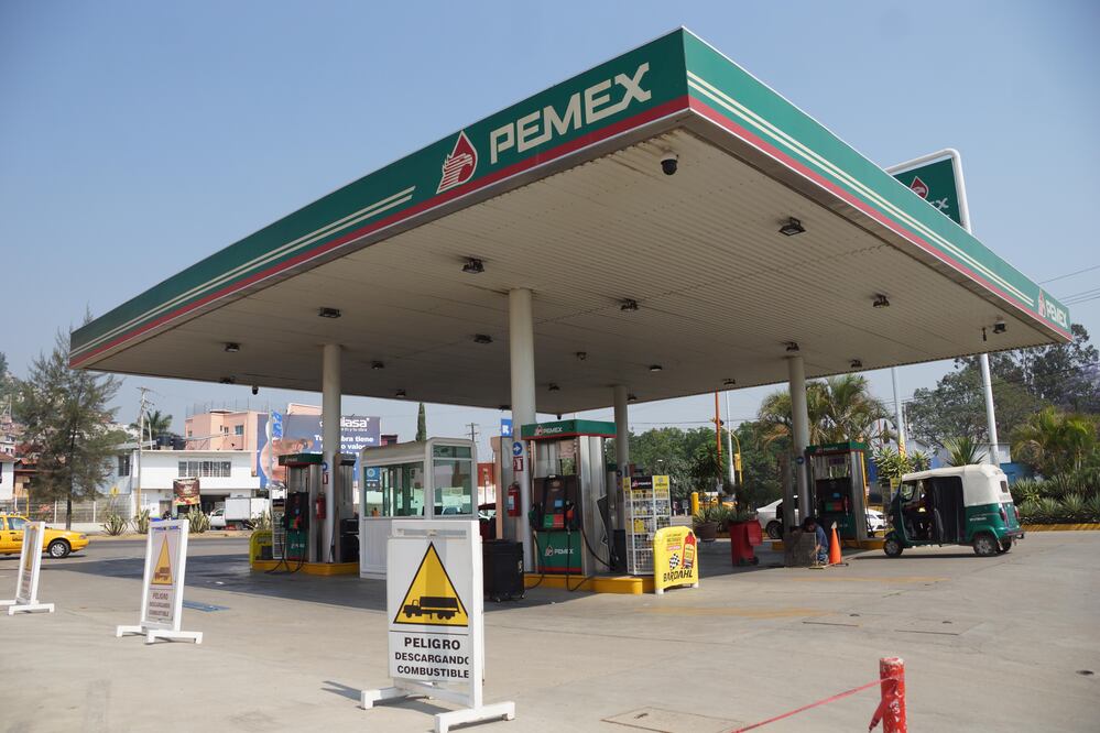 Hasta el 7 de abril el precio promedio nacional de dicho combustible en su versión regular fue de 23.66 pesos por litro. Foto: Edwin Hernández / EL UNIVERSAL