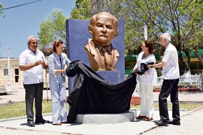 Busto de $150 mil, para el papá de los Salinas de Gortari en Agualeguas, NL