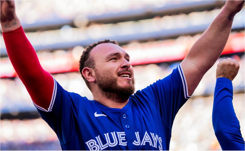 FOTO: El mexicano Alejandro Kirk se viste de héroe y le da su primer título divisional a los Blue Jays en 10 años