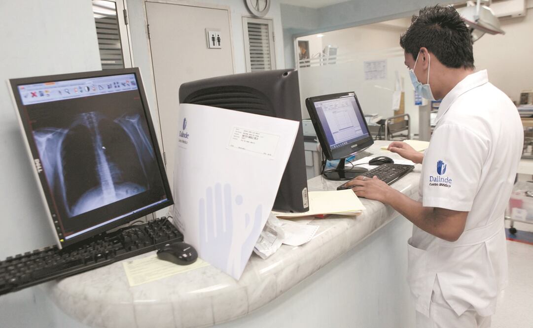 Datos de la Condusef muestran también fuertes crecimientos en el uso de tarjetas de crédito para pagar servicios médicos. Foto: ARCHIVO EL UNIVERSAL