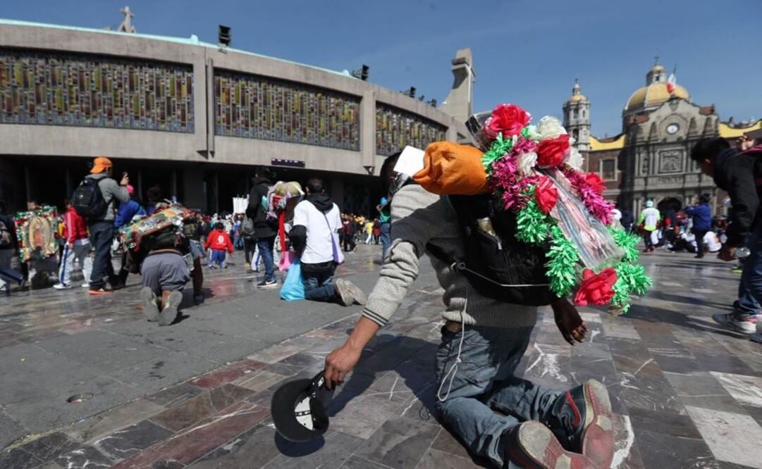 Peregrinos en la Basílica de Guadalupe, en La Villa