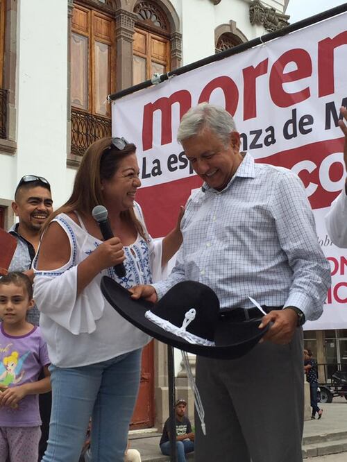 Imagen tomada del Facebook de López Obrador