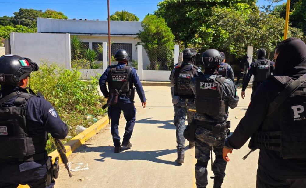 El arresto colectivo derivó de una orden de cateo en el marco de las actividades Cero Corrupción y Cero Impunidad en Chiapas. Foto: Especial