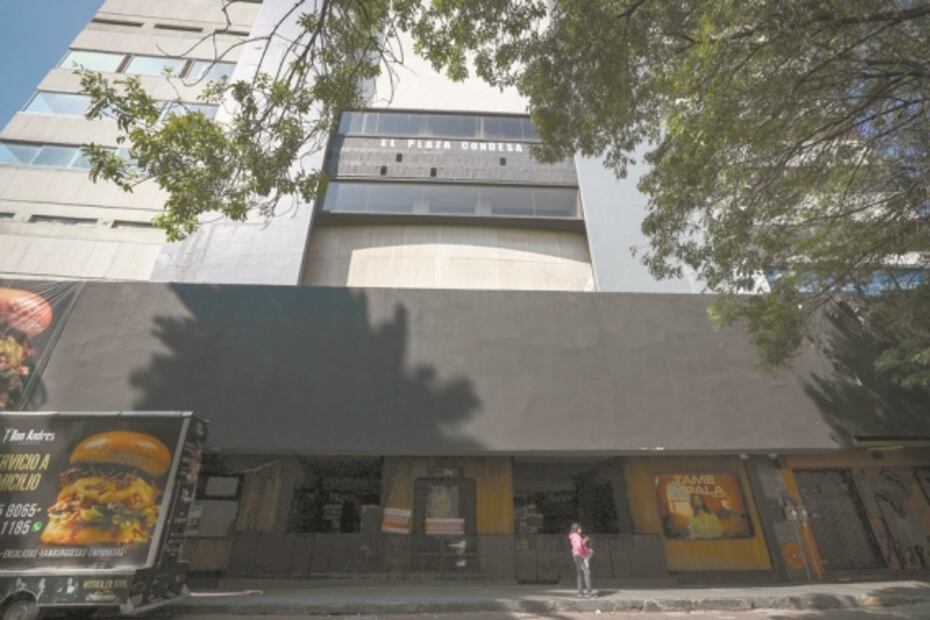 El show continuó en El Plaza pese a grietas e inclinaciones