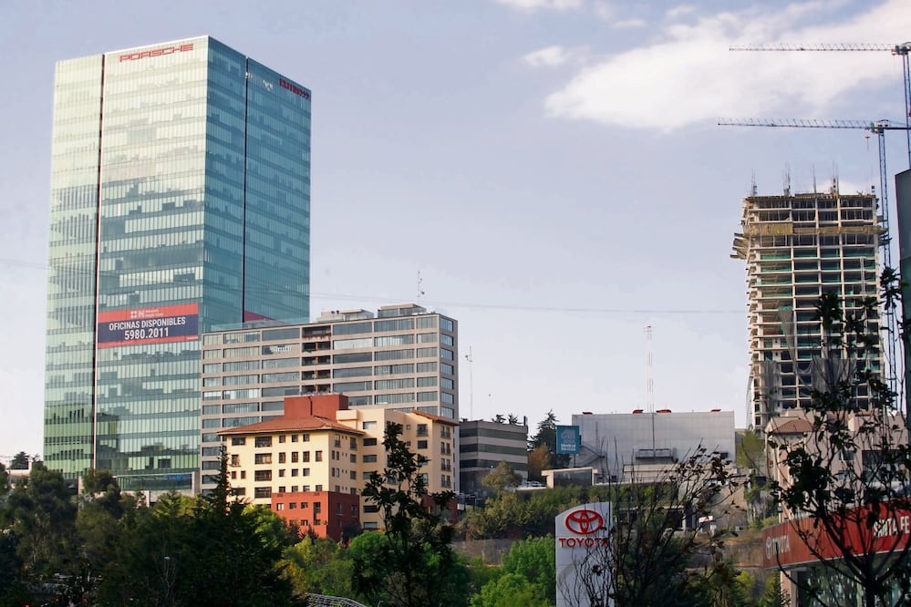 En 2023 el sector inmobiliario reportó la absorción de 219 mil metros cuadrados de oficinas en la CDMX. Foto: Archivo / EL UNIVERSAL