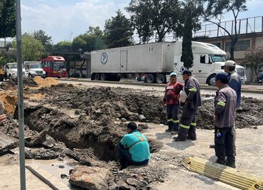 Continúan trabajos para rellenar zanja en Eduardo Molina tras megafuga de agua; labores concluirían este miércoles 14 de mayo