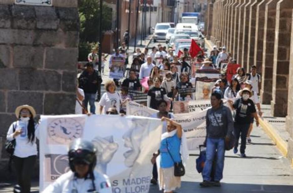 Madres de desaparecidos marchan en los estados