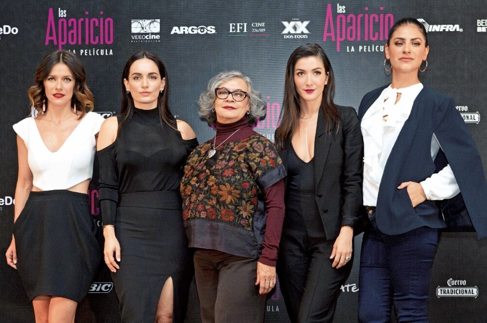 Iliana Fox, Ana de la Reguera, María del Carmen Farías, Eréndira Ibarra y Liz Gallardo (AP)
