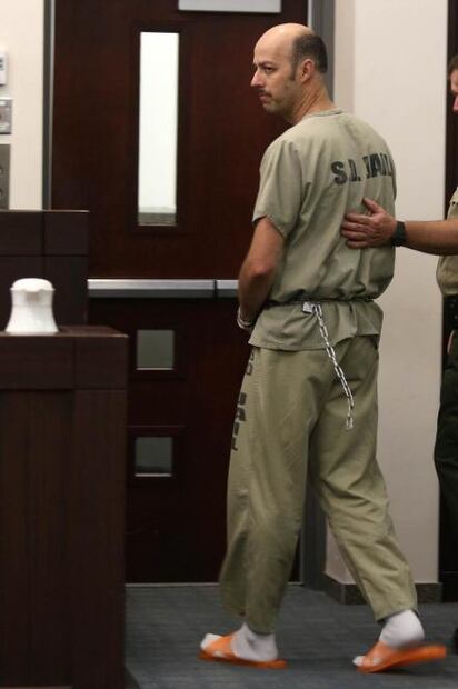 Esteban Loaiza se declara no culpable de posesión de droga