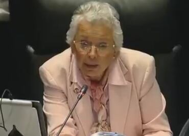 Senadores guardan un minuto de silencio en memoria de Enrique González Pedrero