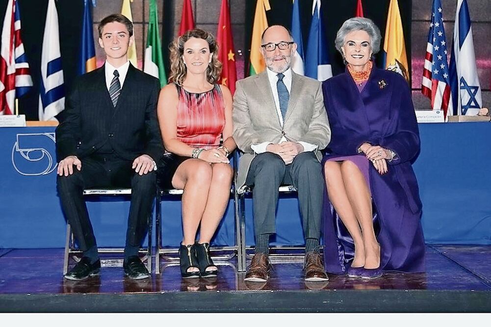 El ministro José Ramón Cossío Díaz (tercero de izq. a der.) encabezó la inauguración de la XIV Edición del Olinca Model United Nations (Olinmun) 2017 (TWITTER OLLICA)