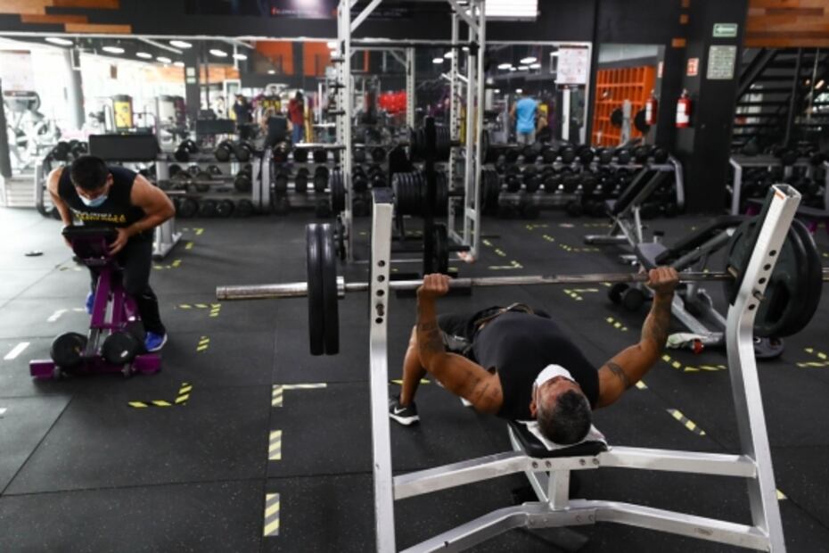 Manifestaciones contra AMLO y a seis años de Ayotzinapa, entre las fotos de la semana