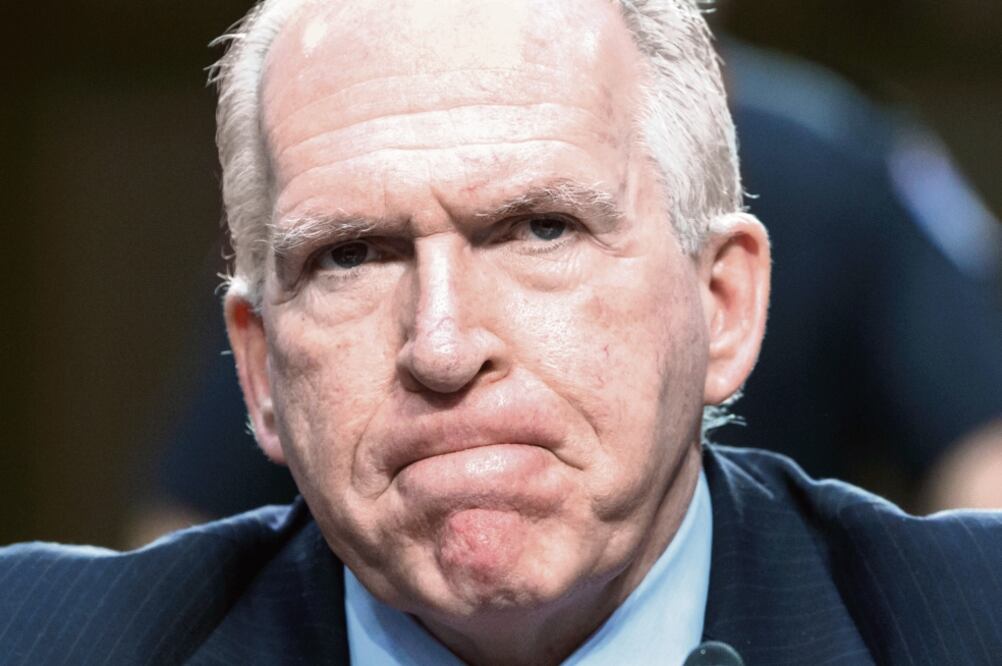 Situación. John Brennan cuestionó el mensaje que se envía a la gente si Donald Trump transmite que no confía en las agencias de inteligencia (J. SCOTT APPLEWHITE. AP)