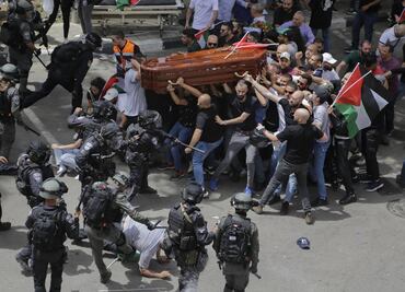 Estalla violencia en funeral de periodista palestina