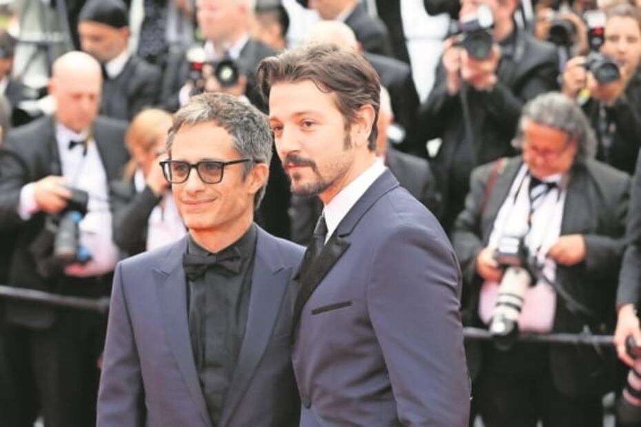 Diego Luna hace honor al manifiesto charolastra