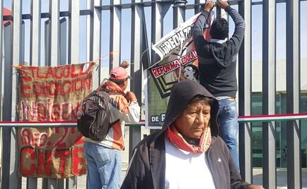 Sección 22 protesta frente a Congreso de Oaxaca