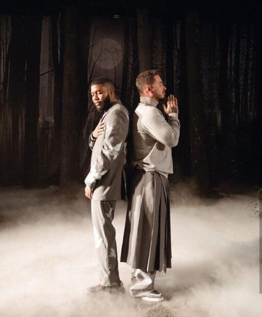 J Balvin enciende Instagram con su look en minifalda