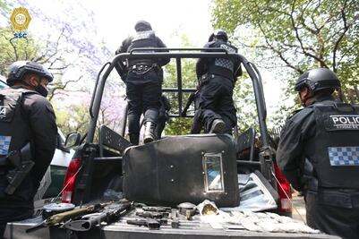 Detienen a 5 personas y aseguran armas durante operativo en la colonia Anáhuac