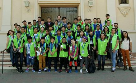 Mexican children learn about robotics in the U.S.