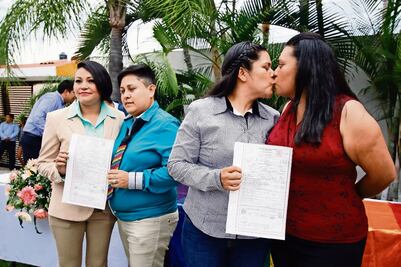 Senadores chocan por marchas contra las bodas igualitarias