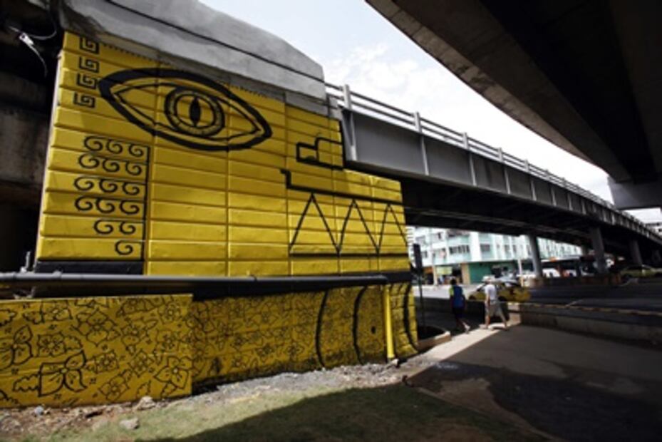 Cambia el gris panorama de su ciudad por arte de colores