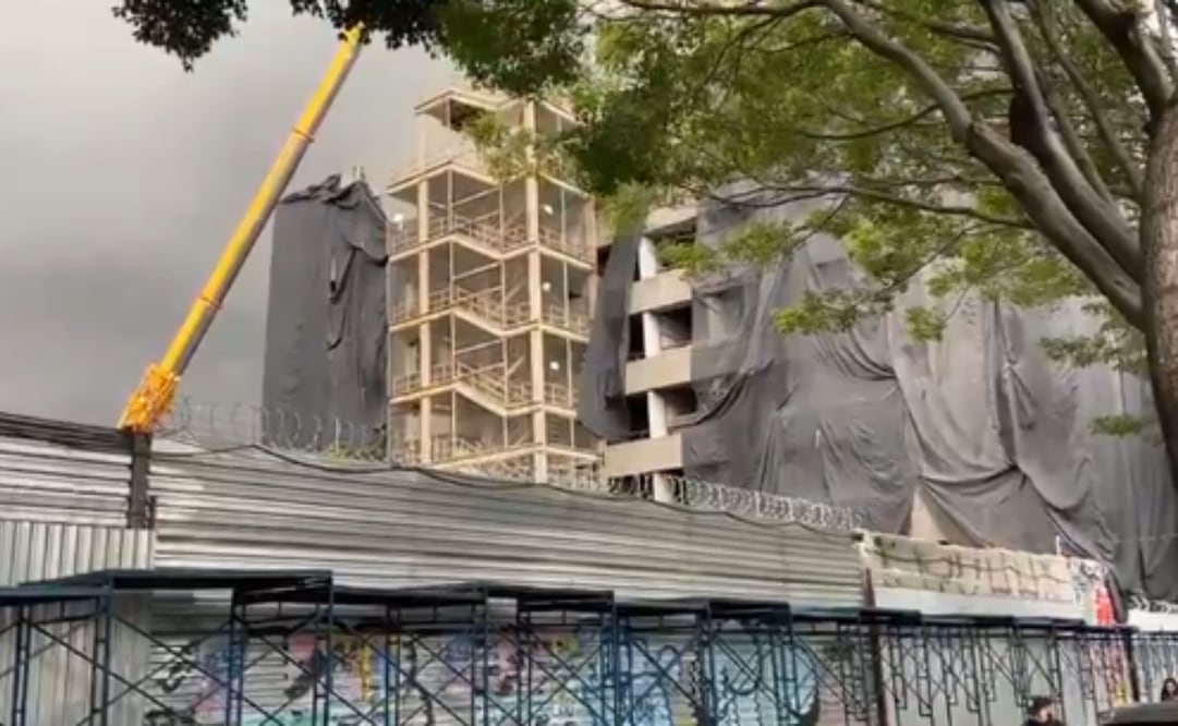 ISSSTE halló presuntos restos óseos humanos en obras de demolición Hospital "Dr. Gonzalo Castañeda"; informó a la FGJ-CDMX.
Foto: Captura de pantalla