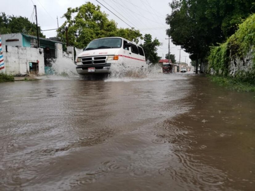 Llegada de frente frío provoca inundaciones en Yucatán