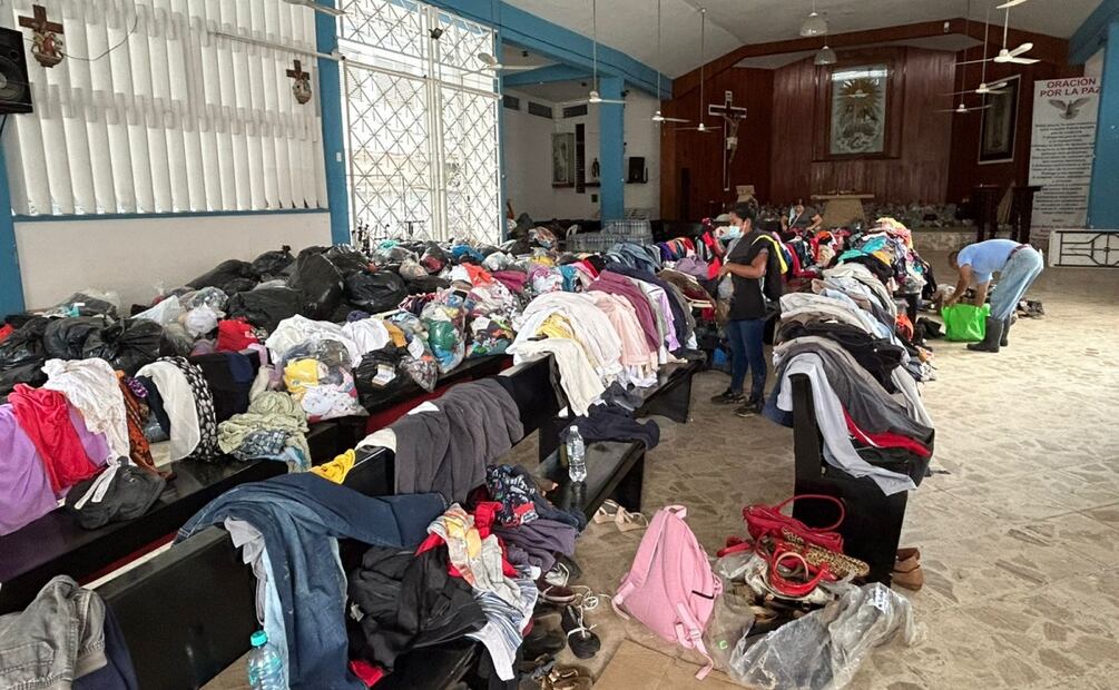 Vecinos de Poza Rica, Veracruz habilitan cocina comunitaria y refugio espiritual para damnificados por las lluvias (18/10/2025). Foto: Alelhí Salgado / EL UNIVERSAL