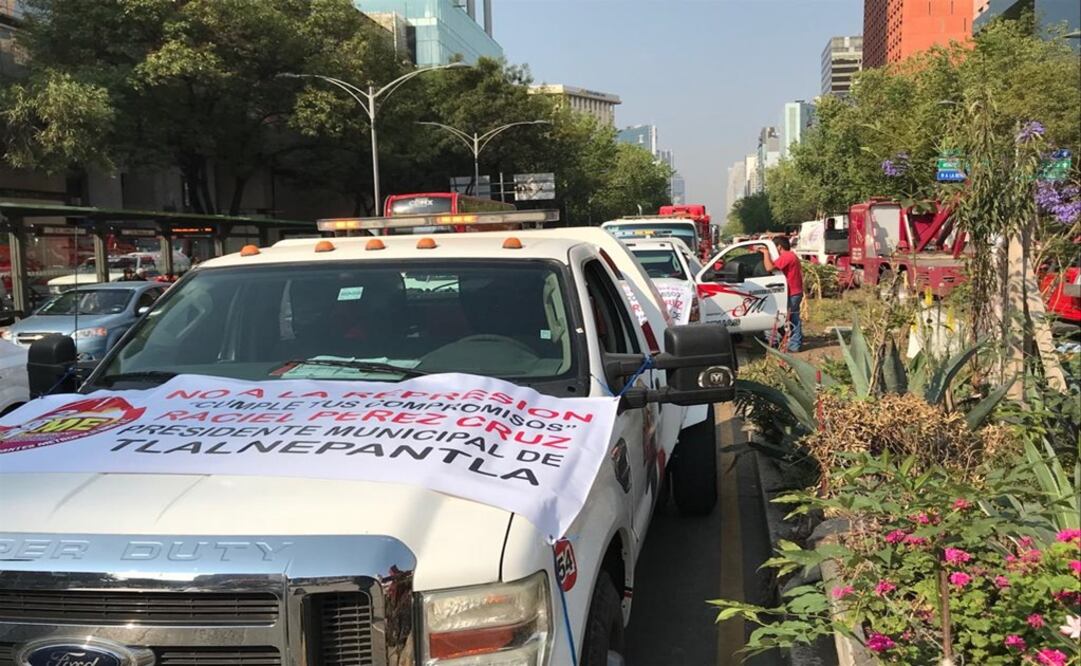 Integrantes de la Alianza Autotransportistas, Comerciantes Metropolitanos A.C (ACME), acusan de represalías al funcionario por haberlos suspendido, aseguran, sin motivo. Foto: Ollinka Méndez