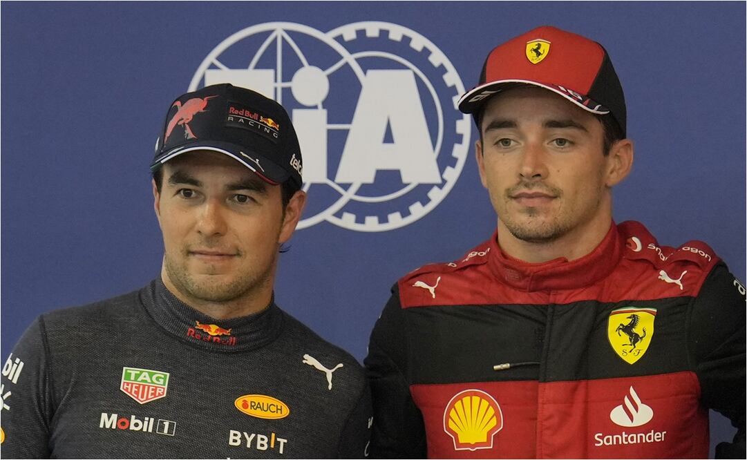 Checo Pérez dejó sorprendido a Charles Leclerc en el GP de Singapur / FOTO: AP