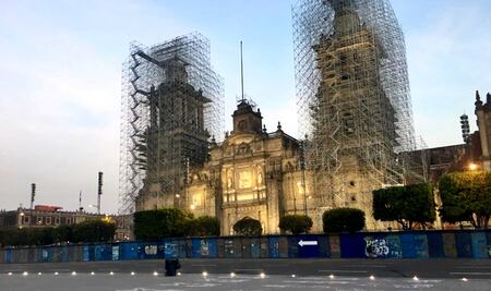 Catedral Metropolitana amanece amurallada por marchas feministas