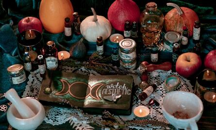 Ve volando a la gran cena de brujas en CDMX