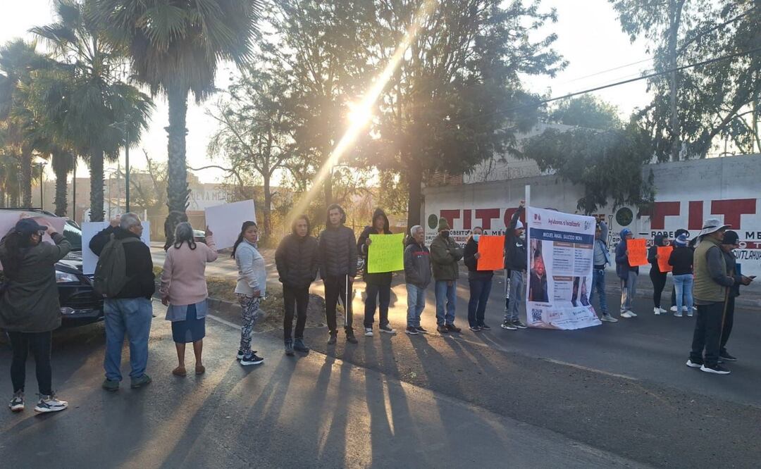 Bloquean Avenida Tláhuac por joven desaparecido; familiares exigen avances en la investigación. Foto: Especial